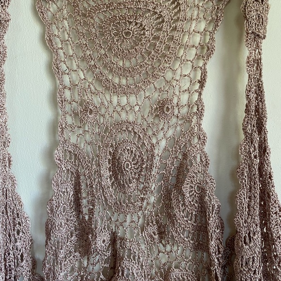 Metallic Rose Gold Crochet Open Vest Daytrip Large - Picture 7 of 7